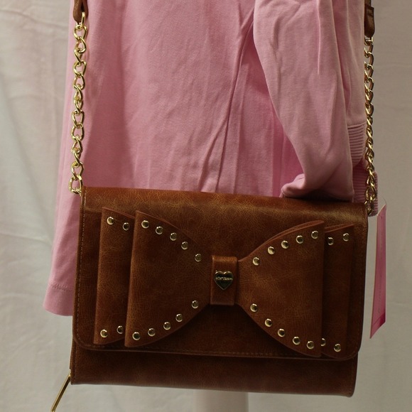 Betsey Johnson Studded Bow Crossbody Wallet Purse NWT Brown - Picture 9 of 13